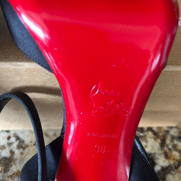 Christian Louboutin Black Embellished Heels
Goldina Rain 100 - Picture 8 of 11